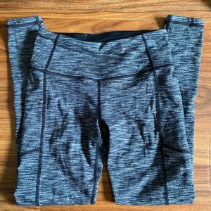 VS Sport gray 7/8 leggings with pockets! Size S